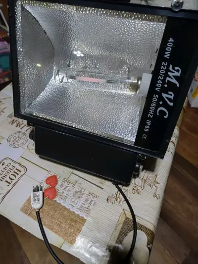 Reflector de luz 400W M/C para exteriores - miniatura 2