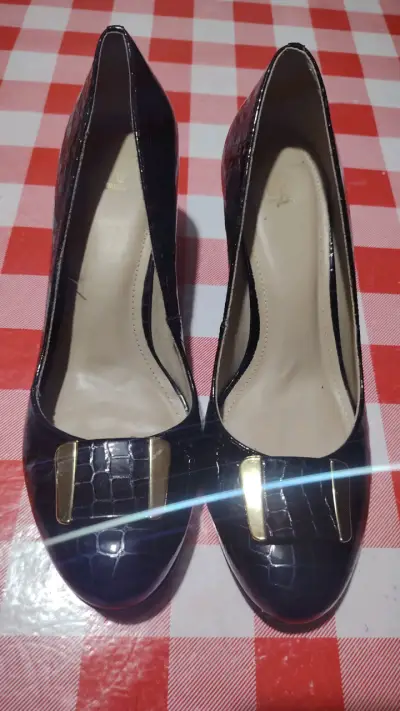 Botas de montaña talla 36 en buen estado - miniatura 5