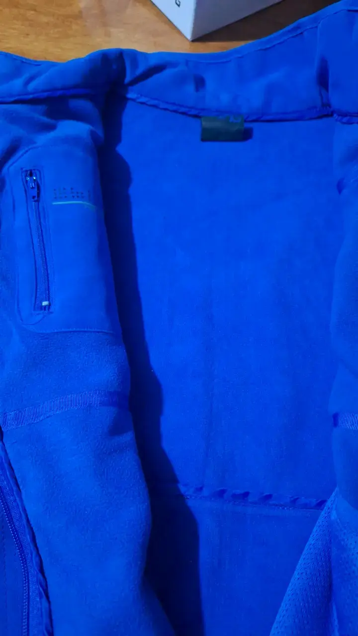 Chaqueta polar azul con cierre y bolsillos - 3