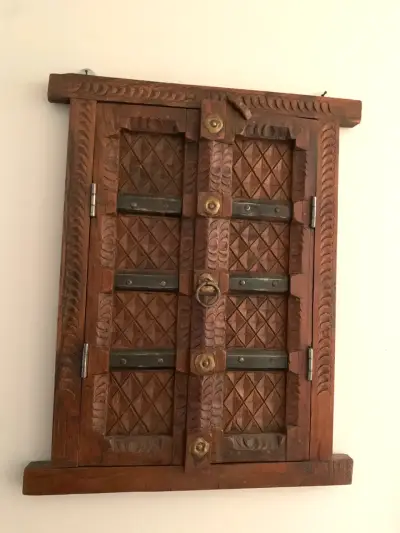 Ventana decorativa de madera tallada India - miniatura 1