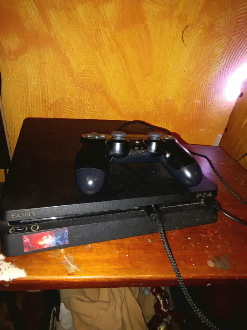 Consola PS4 con 2 controles - 2