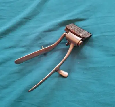 Cortadora de cabello manual vintage metálica - miniatura 4