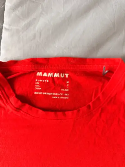 Polera roja Mammut para hombre - miniatura 3