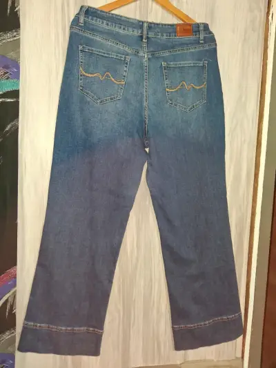 Jeans de mezclilla azul para mujer - miniatura 1