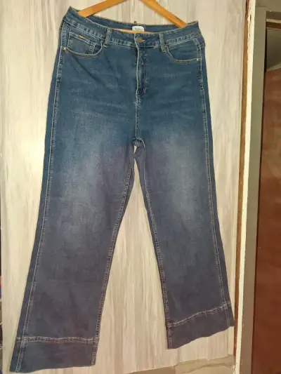 Jeans de mezclilla azul para mujer - miniatura 2