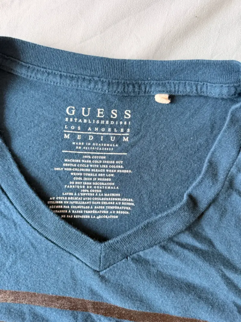Polera Guess New York azul para hombre - 2