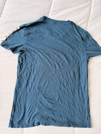 Polera Guess New York azul para hombre - miniatura 3