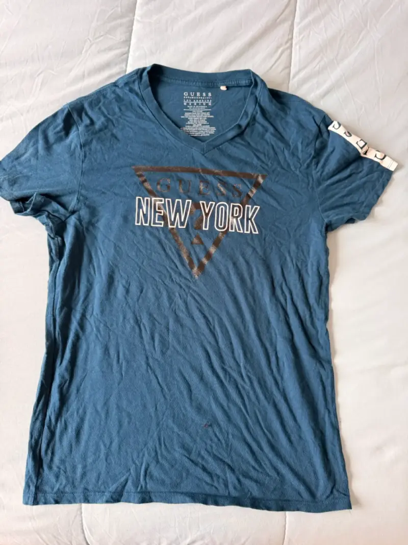Polera Guess New York azul para hombre - 4