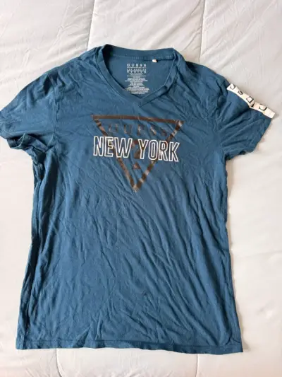 Polera Guess New York azul para hombre - miniatura 4