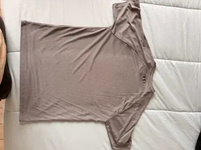 Polera deportiva Under Armour gris para hombre - miniatura 2