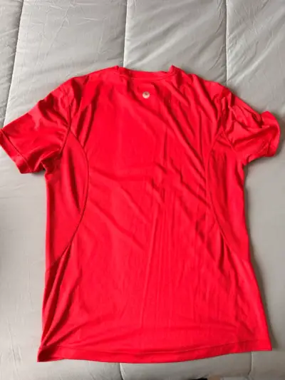 Polera Deportiva Roja Marmot para Hombre - miniatura 3