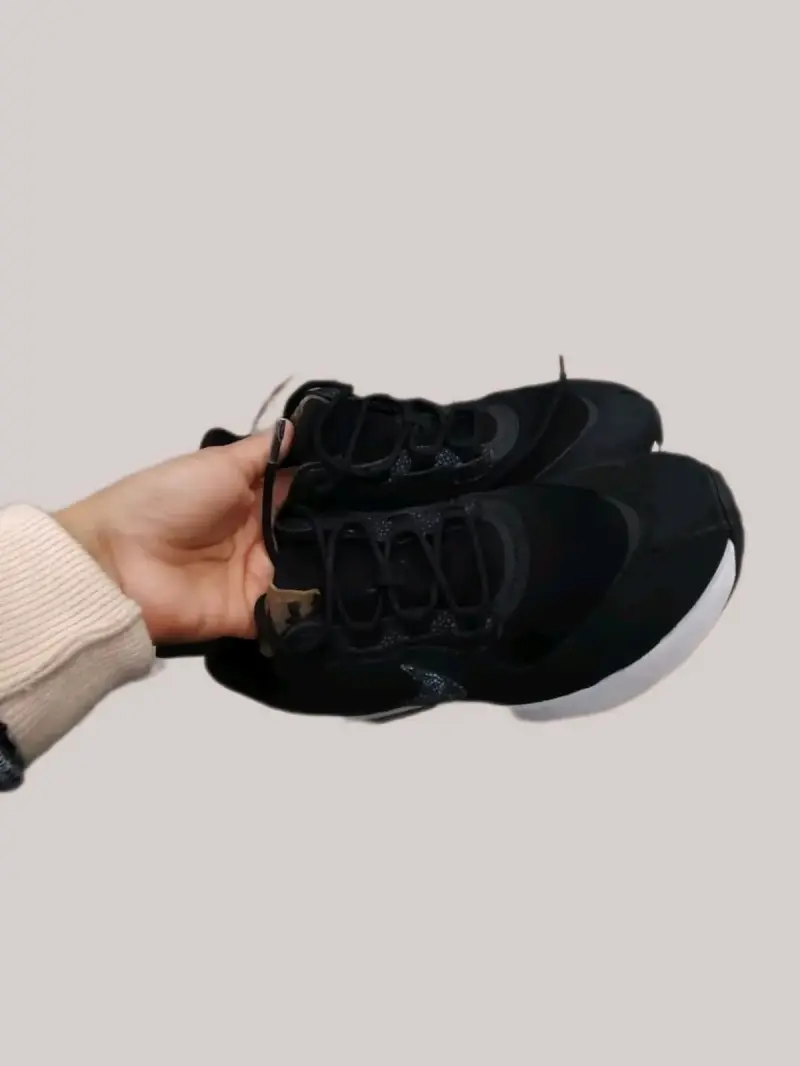 Zapatillas deportivas negras y blancas para hombre - 3