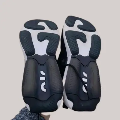 Zapatillas deportivas negras y blancas para hombre - miniatura 4
