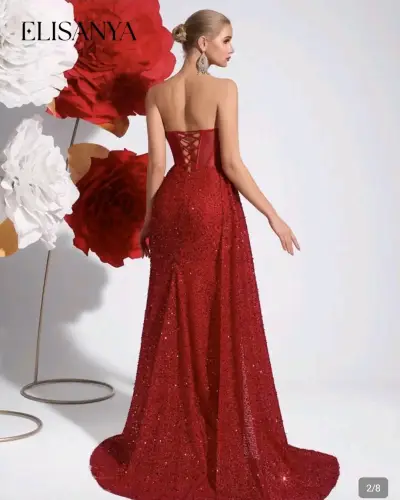 Vestido de fiesta rojo con lentejuelas y abertura - miniatura 3