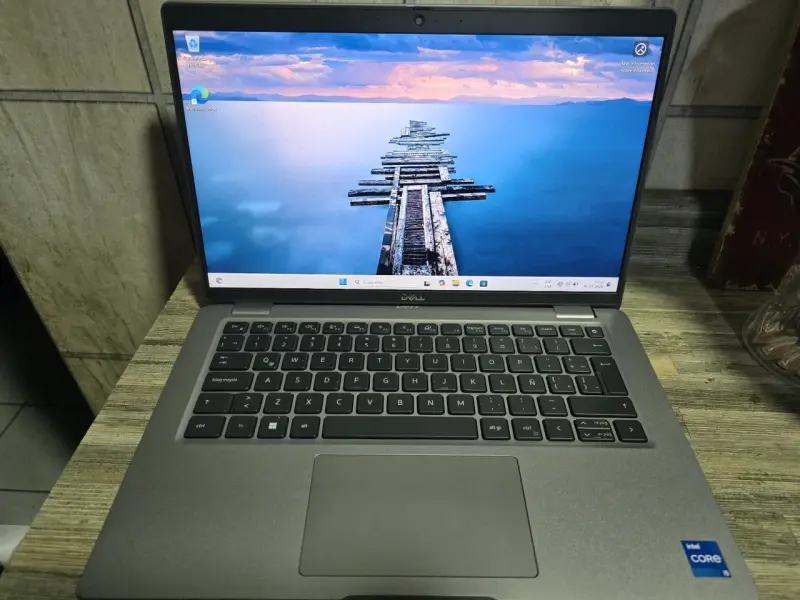 Laptop Dell con Intel Core i5 13gen. - 1