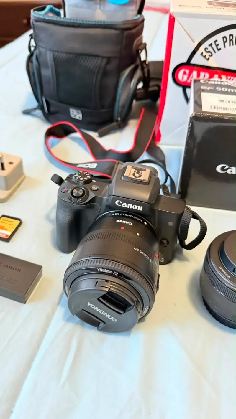 Cámara Canon EOS M50 Mark II con lentes y accesori - 1