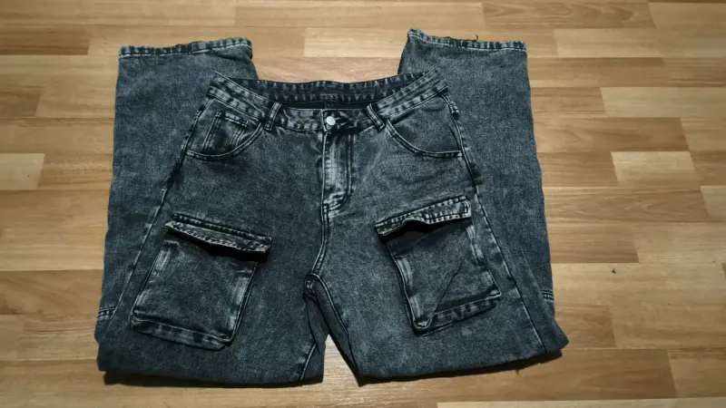 Jeans cargo gris oscuro para hombre - 2