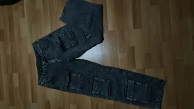 Jeans cargo gris oscuro para hombre - miniatura 3