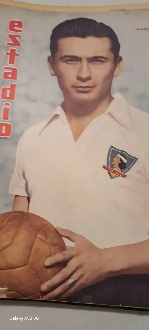 Póster vintage de Colo-Colo con futbolista
