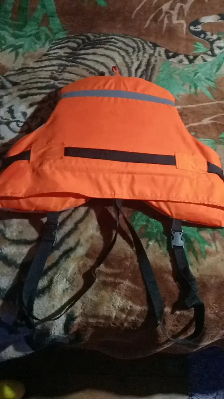 Chaleco salvavidas naranja con correas ajustables - 3