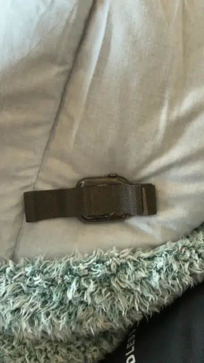 Apple Watch con correa de malla metálica b|_oqead0 - miniatura 2