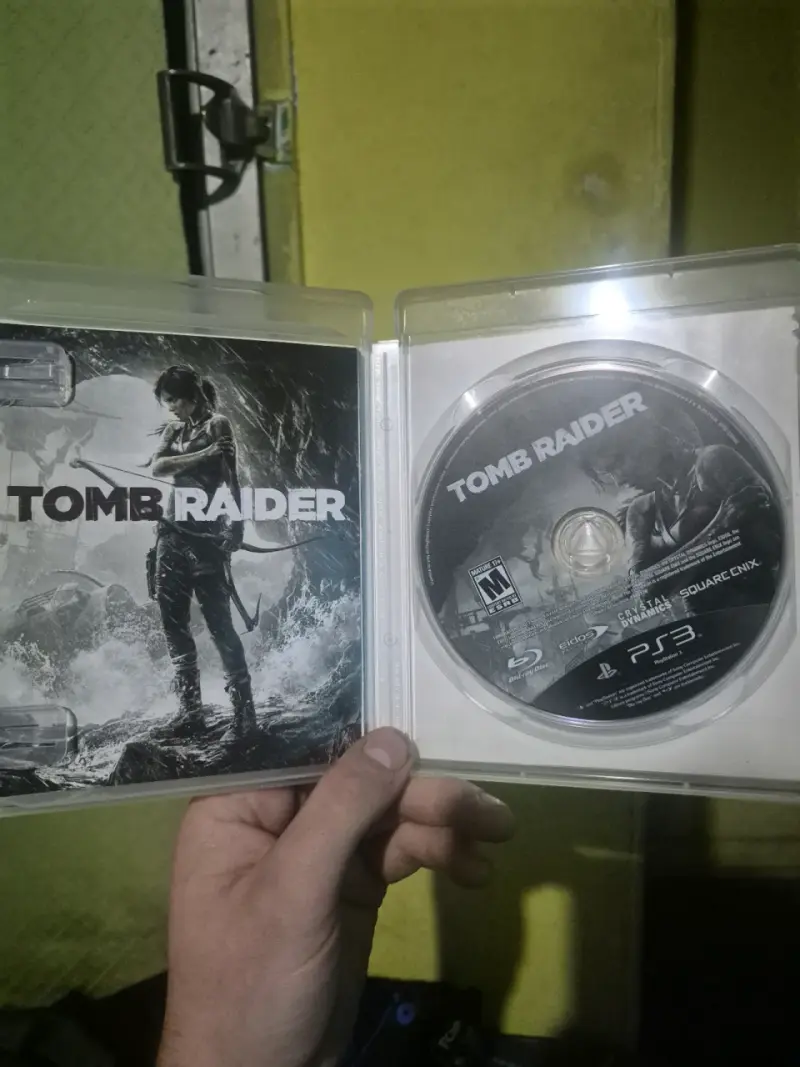 Juego PS3 Tomb Raider en buen estado - 2