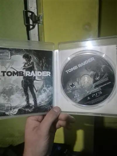 Juego PS3 Tomb Raider en buen estado - miniatura 2