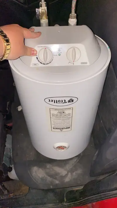 Termo electrico  Trotter  de 30 lts en buen estado - miniatura 1