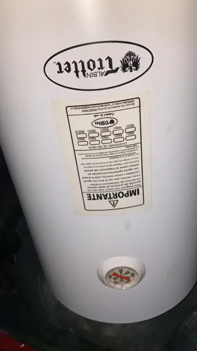 Termo electrico  Trotter  de 30 lts en buen estado - miniatura 3