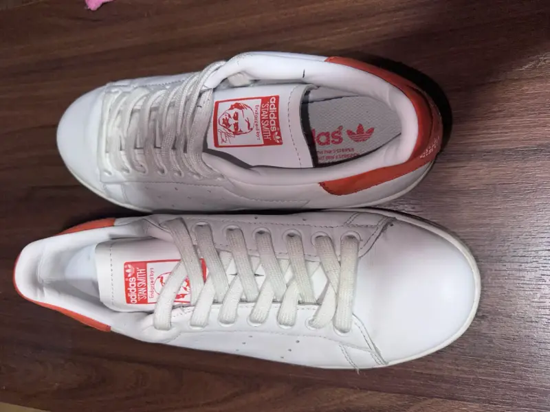 Zapatillas Adidas Stan Smith Blancas y Rojas - 2