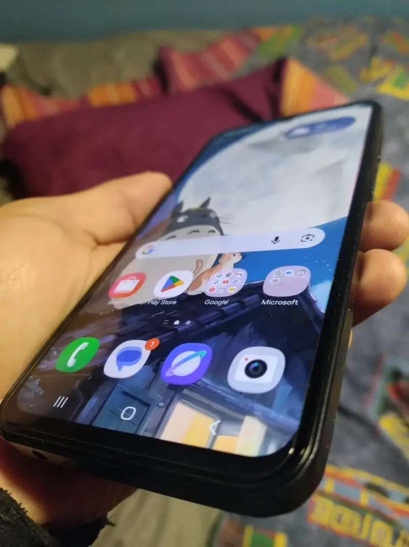 Smartphone Samsung Galaxy A con triple cámara - 1
