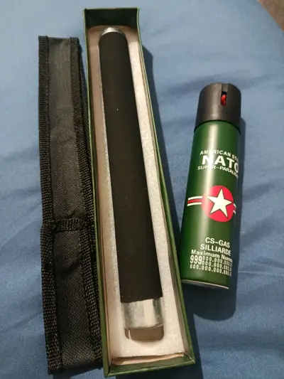 Bastón extensible y spray de defensa personal NATO - miniatura 1