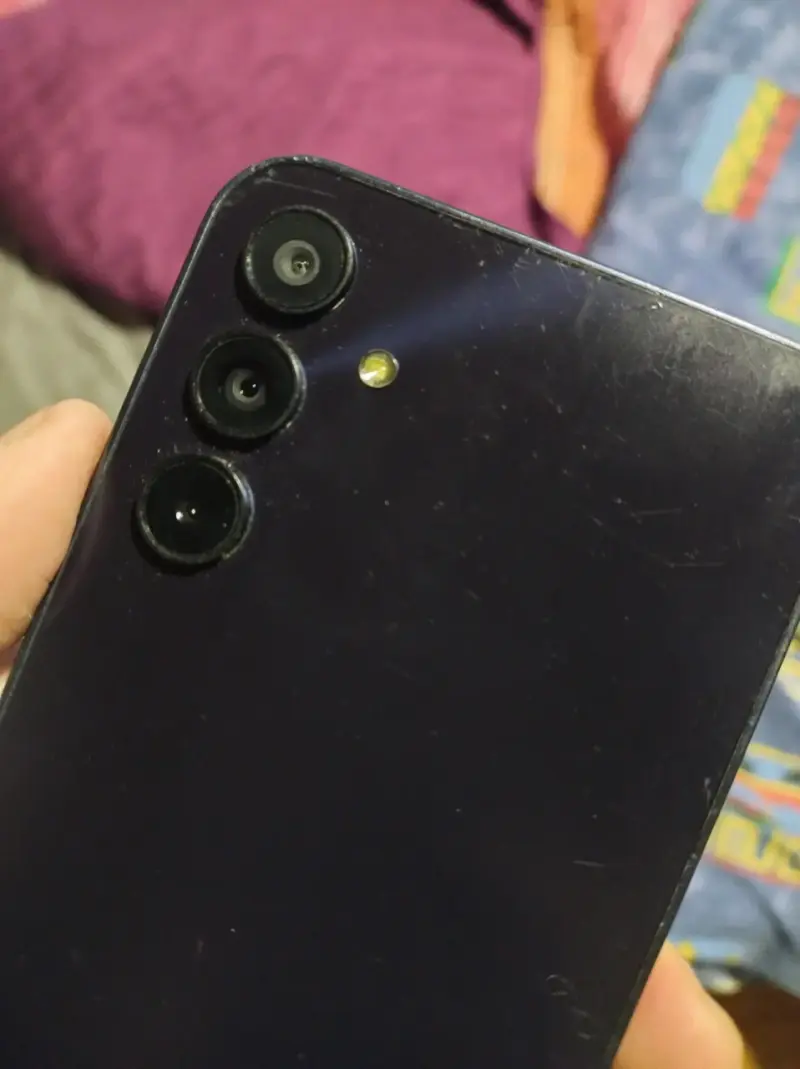 Smartphone Samsung Galaxy A con triple cámara - 2