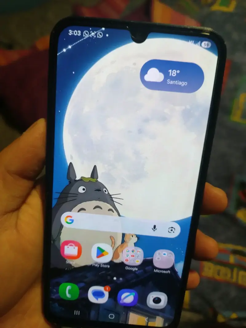 Smartphone Samsung Galaxy A con triple cámara - 3