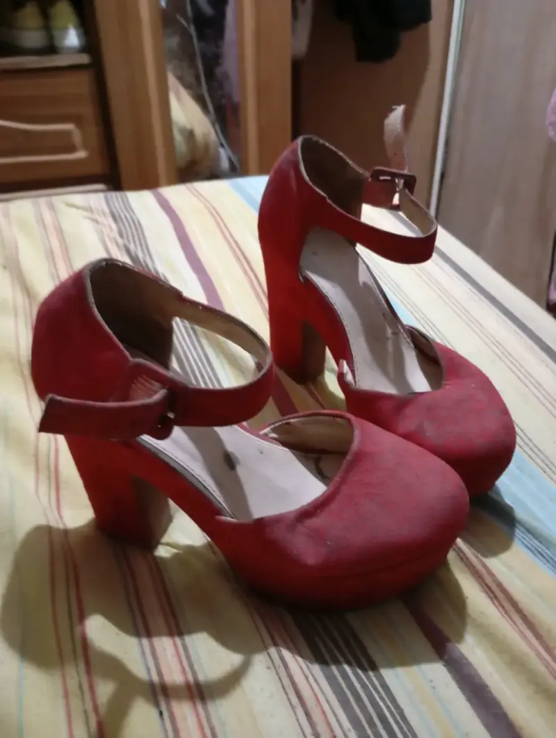 Zapatos de Tacón Alto Rojos y Beige con Correa - 3