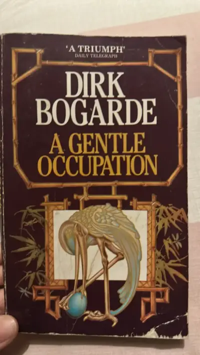 Libro 'A Gentle Occupation' de Dirk Bogarde - miniatura 1