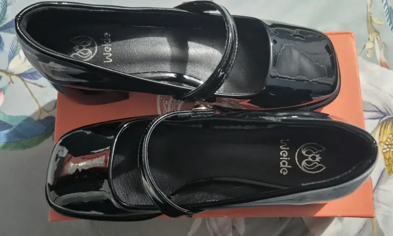 Zapatos de charol negro Weide con tacón bajo - 2