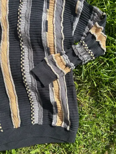 Suéter  Review tipo Coogi - miniatura 2