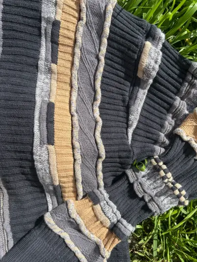 Suéter  Review tipo Coogi - miniatura 4