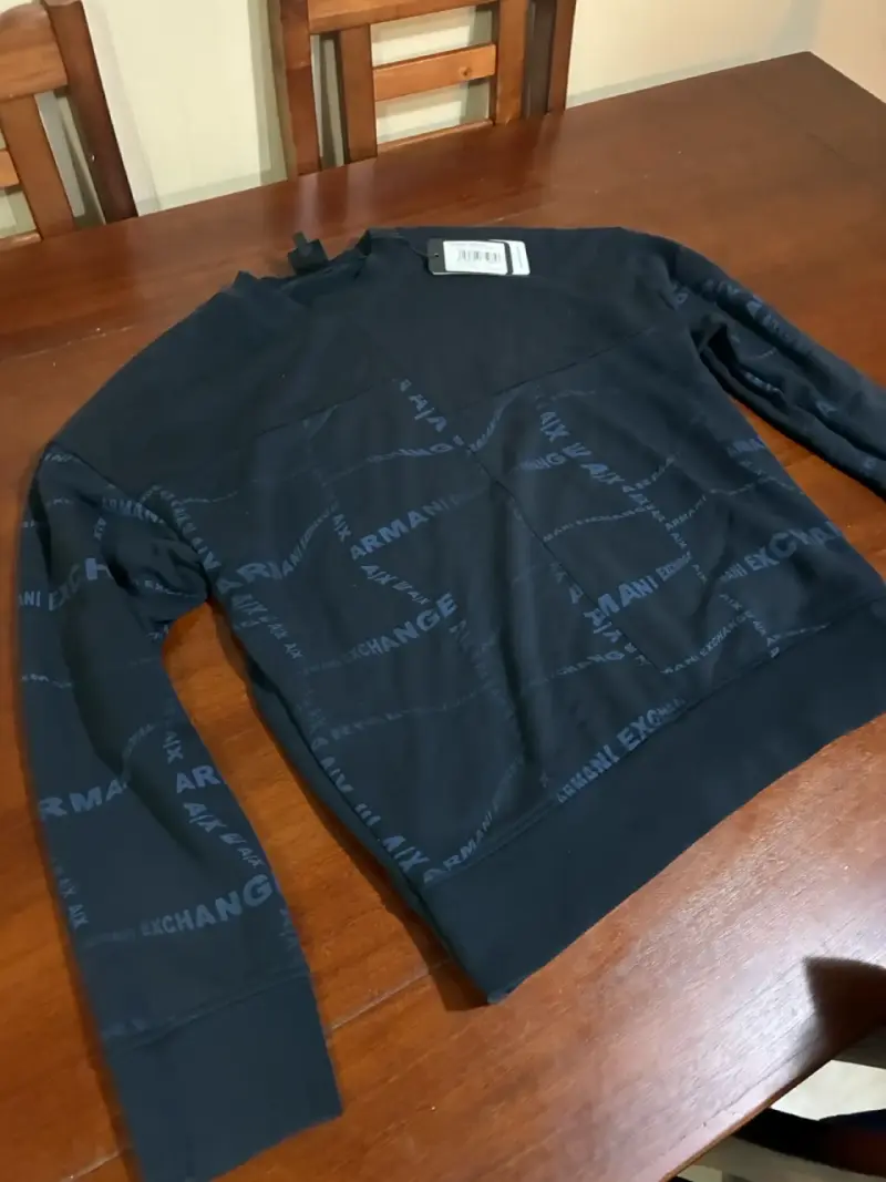 Polerón Negro Armani Exchange con Diseño - 1