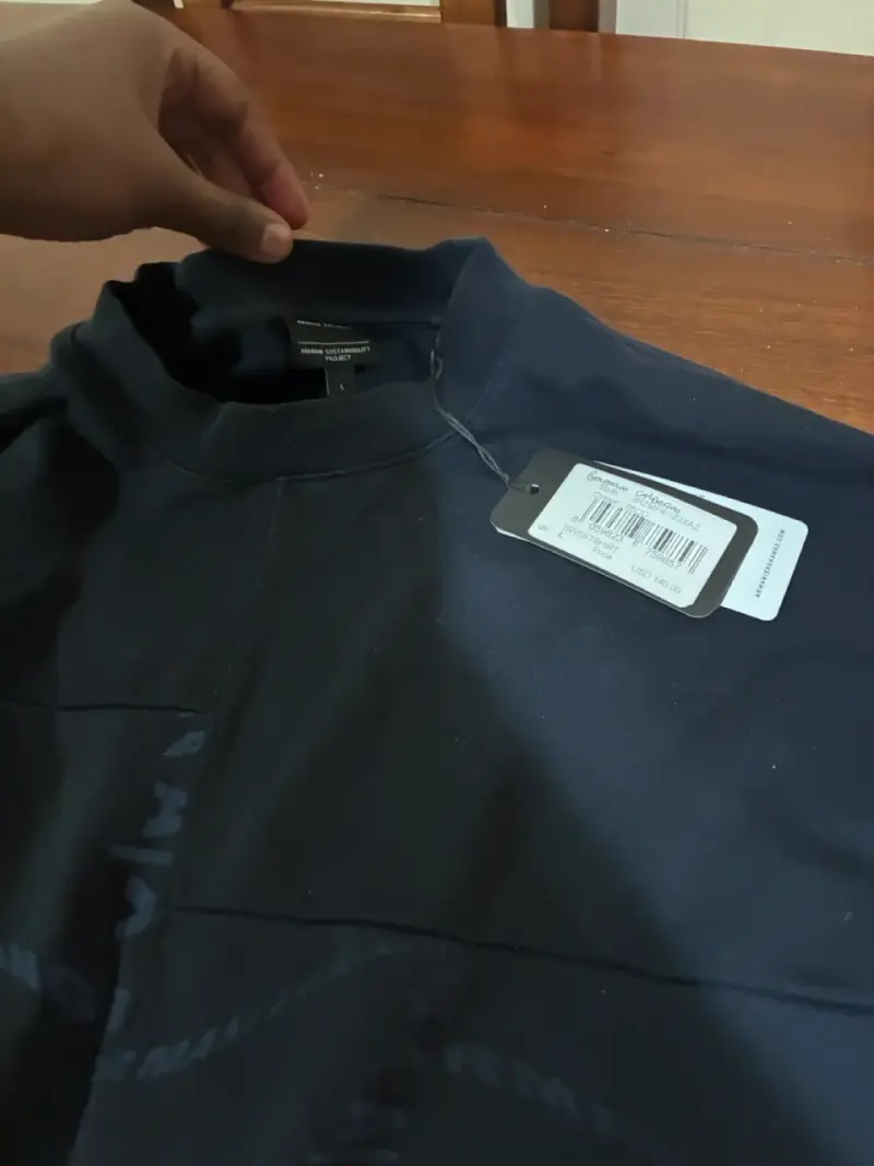 Polerón Negro Armani Exchange con Diseño - 3