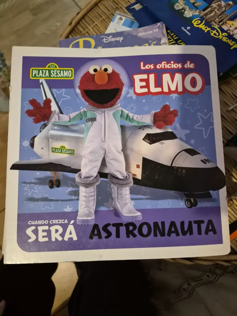 Libro infantil 'Los oficios de Elmo: Será Astronauta' - 1