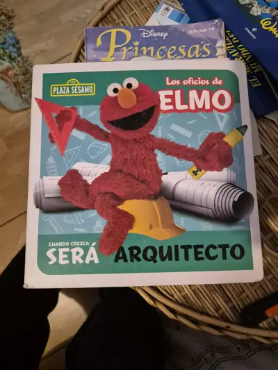 Libro infantil 'Los oficios de Elmo: Será Astronauta' - miniatura 3