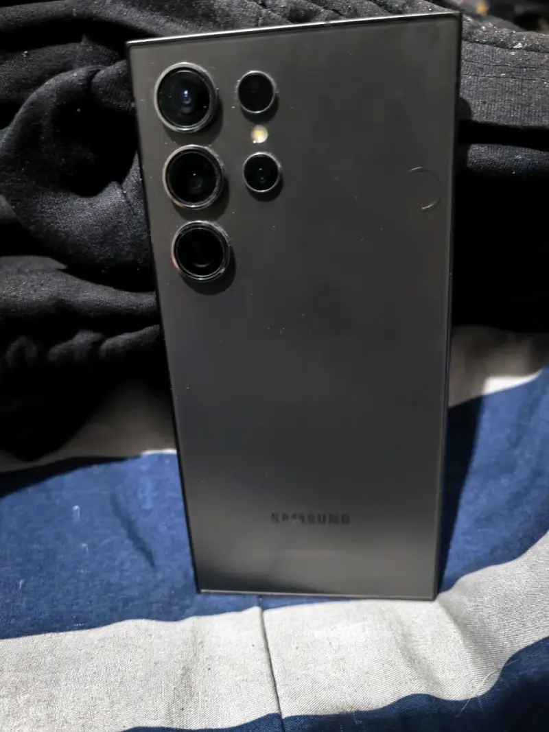 Samsung Galaxy S24 Ultra en buen estado - 1