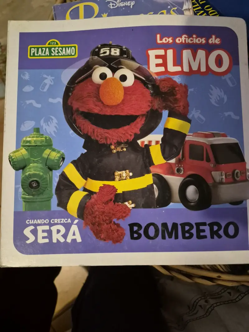 Libro infantil 'Los oficios de Elmo: Será Astronauta' - 5