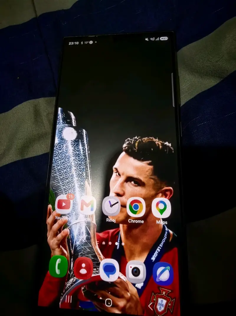 Samsung Galaxy S24 Ultra en buen estado - 2