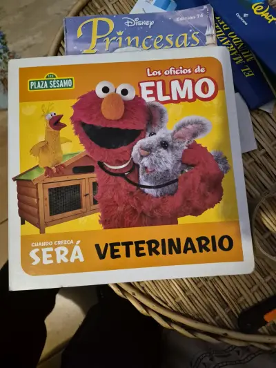 Libro infantil 'Los oficios de Elmo: Será Astronauta' - miniatura 6