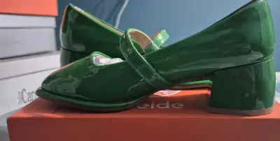 Zapatos verdes de charol con tacón bajo Weide - miniatura 1