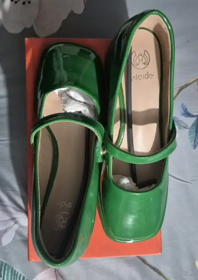 Zapatos verdes de charol con tacón bajo Weide - miniatura 3