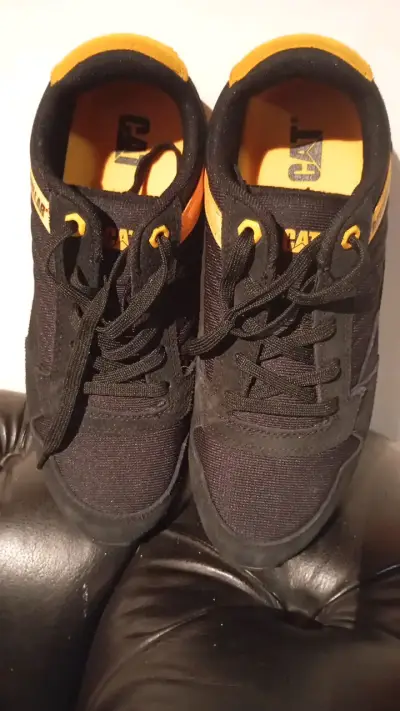 Zapatillas deportivas negras y amarillas Caterpillar - miniatura 2